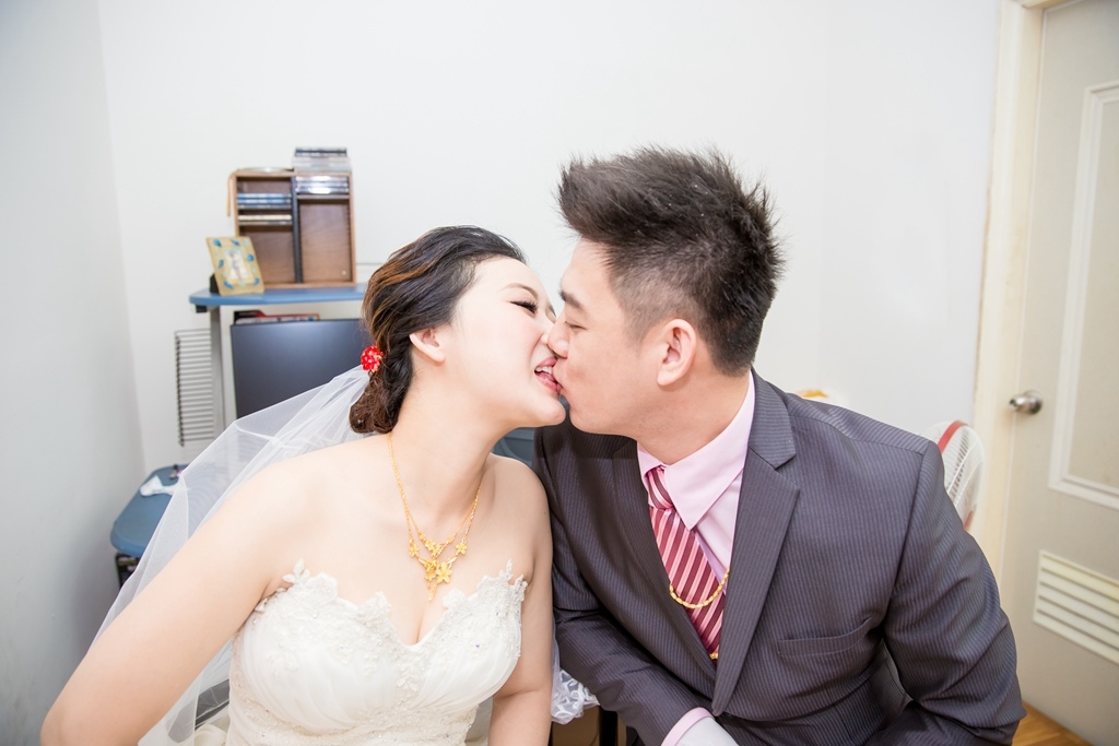 婚攝尹林,婚攝阿斌師,婚禮紀錄,北部婚攝,中部婚攝,南部婚攝,台北婚攝,台北婚禮紀錄,台中婚攝,台中婚禮紀錄,台南婚攝,台南婚禮紀錄,高雄婚攝,高雄婚禮紀錄,台東婚攝,雲林婚攝,虎尾婚攝,優質婚攝,口碑婚攝,結婚,訂婚,教堂婚禮,教會婚禮,海外婚禮,weddingday,非常婚禮,潮州聞香閣
,結婚,晚宴,浪漫進場,開心大合照
2016-10-30-16h29m58.jpg 婚攝尹林,婚攝阿斌師,婚禮紀錄,北部婚攝,中部婚攝,南部婚攝,台北婚攝,台北婚禮紀錄,台中婚攝,台中婚禮紀錄,台南婚攝,台南婚禮紀錄,高雄婚攝,高雄婚禮紀錄,台東婚攝,雲林婚攝,虎尾婚攝,優質婚攝,口碑婚攝,結婚,訂婚,教堂婚禮,教會婚禮,海外婚禮,weddingday,非常婚禮,潮州聞香閣
,結婚,晚宴,浪漫進場,開心大合照
2016-10-30-16h29m58.jpg