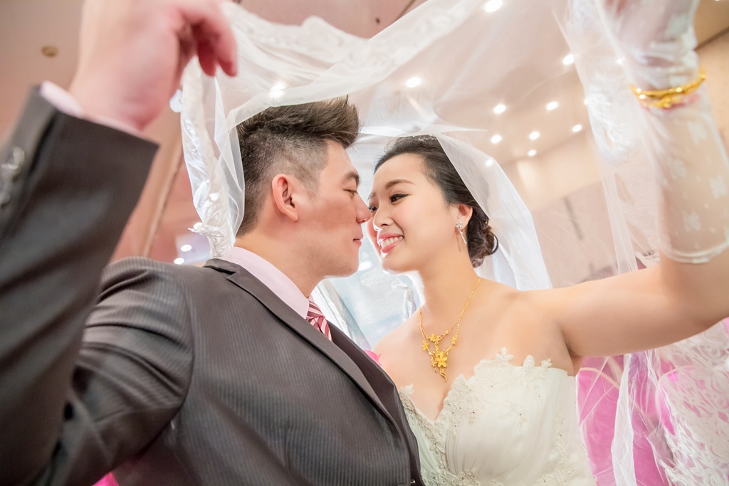 婚攝尹林,婚攝阿斌師,婚禮紀錄,北部婚攝,中部婚攝,南部婚攝,台北婚攝,台北婚禮紀錄,台中婚攝,台中婚禮紀錄,台南婚攝,台南婚禮紀錄,高雄婚攝,高雄婚禮紀錄,台東婚攝,雲林婚攝,虎尾婚攝,優質婚攝,口碑婚攝,結婚,訂婚,教堂婚禮,教會婚禮,海外婚禮,weddingday,非常婚禮,潮州聞香閣
,結婚,晚宴,浪漫進場,開心大合照
2016-10-30-17h33m17.jpg 婚攝尹林,婚攝阿斌師,婚禮紀錄,北部婚攝,中部婚攝,南部婚攝,台北婚攝,台北婚禮紀錄,台中婚攝,台中婚禮紀錄,台南婚攝,台南婚禮紀錄,高雄婚攝,高雄婚禮紀錄,台東婚攝,雲林婚攝,虎尾婚攝,優質婚攝,口碑婚攝,結婚,訂婚,教堂婚禮,教會婚禮,海外婚禮,weddingday,非常婚禮,潮州聞香閣
,結婚,晚宴,浪漫進場,開心大合照
2016-10-30-17h33m17.jpg