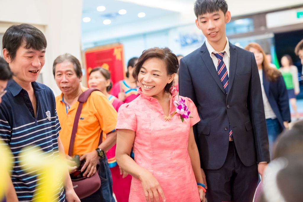 婚攝尹林,婚攝阿斌師,婚禮紀錄,北部婚攝,中部婚攝,南部婚攝,台北婚攝,台北婚禮紀錄,台中婚攝,台中婚禮紀錄,台南婚攝,台南婚禮紀錄,高雄婚攝,高雄婚禮紀錄,台東婚攝,雲林婚攝,虎尾婚攝,優質婚攝,口碑婚攝,結婚,訂婚,教堂婚禮,教會婚禮,海外婚禮,weddingday,非常婚禮,潮州聞香閣
,結婚,晚宴,浪漫進場,開心大合照
2016-10-30-18h05m05.jpg 2016-10-30-18h05m05.jpg