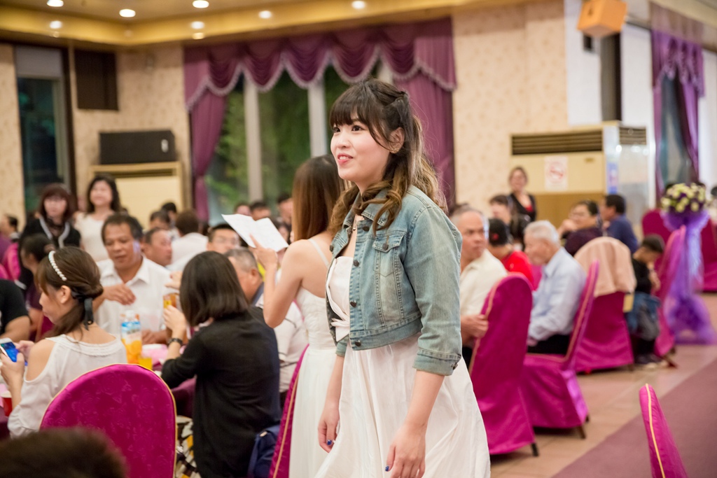 2016-10-30-19h35m14.jpg 婚攝尹林,婚攝阿斌師,婚禮紀錄,北部婚攝,中部婚攝,南部婚攝,台北婚攝,台北婚禮紀錄,台中婚攝,台中婚禮紀錄,台南婚攝,台南婚禮紀錄,高雄婚攝,高雄婚禮紀錄,台東婚攝,雲林婚攝,虎尾婚攝,優質婚攝,口碑婚攝,結婚,訂婚,教堂婚禮,教會婚禮,海外婚禮,weddingday,非常婚禮,潮州聞香閣
,結婚,晚宴,浪漫進場,開心大合照
2016-10-30-19h35m14.jpg