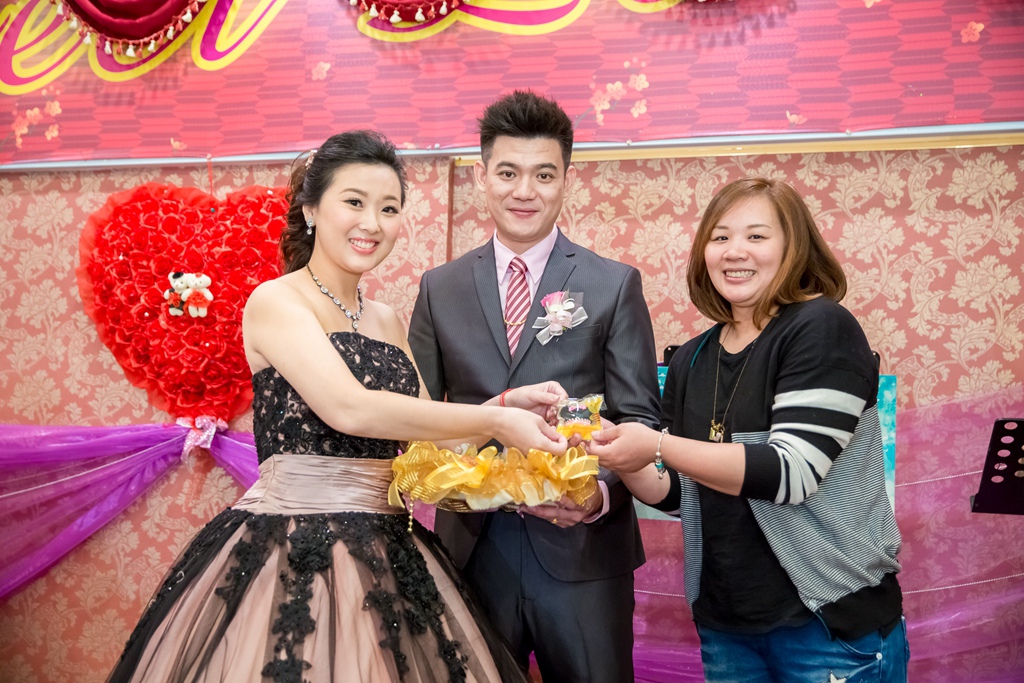 婚攝尹林,婚攝阿斌師,婚禮紀錄,北部婚攝,中部婚攝,南部婚攝,台北婚攝,台北婚禮紀錄,台中婚攝,台中婚禮紀錄,台南婚攝,台南婚禮紀錄,高雄婚攝,高雄婚禮紀錄,台東婚攝,雲林婚攝,虎尾婚攝,優質婚攝,口碑婚攝,結婚,訂婚,教堂婚禮,教會婚禮,海外婚禮,weddingday,非常婚禮,潮州聞香閣
,結婚,晚宴,浪漫進場,開心大合照
2016-10-30-19h38m20.jpg 婚攝尹林,婚攝阿斌師,婚禮紀錄,北部婚攝,中部婚攝,南部婚攝,台北婚攝,台北婚禮紀錄,台中婚攝,台中婚禮紀錄,台南婚攝,台南婚禮紀錄,高雄婚攝,高雄婚禮紀錄,台東婚攝,雲林婚攝,虎尾婚攝,優質婚攝,口碑婚攝,結婚,訂婚,教堂婚禮,教會婚禮,海外婚禮,weddingday,非常婚禮,潮州聞香閣
,結婚,晚宴,浪漫進場,開心大合照
2016-10-30-19h38m20.jpg