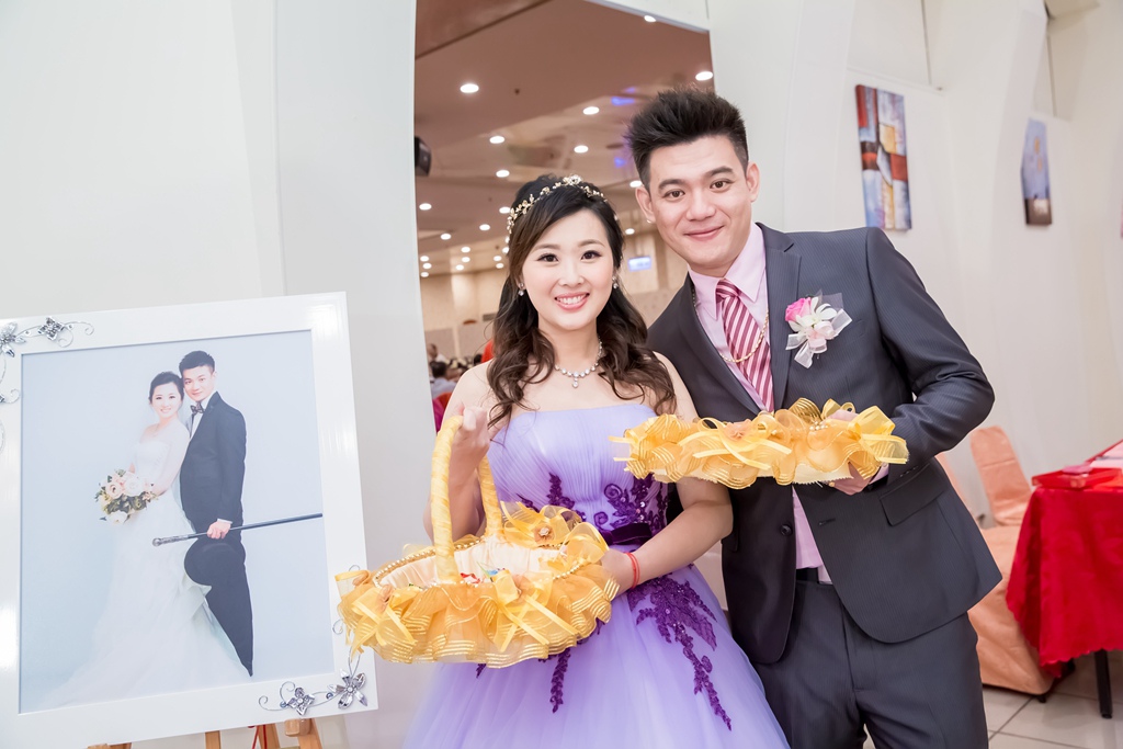 婚攝尹林,婚攝阿斌師,婚禮紀錄,北部婚攝,中部婚攝,南部婚攝,台北婚攝,台北婚禮紀錄,台中婚攝,台中婚禮紀錄,台南婚攝,台南婚禮紀錄,高雄婚攝,高雄婚禮紀錄,台東婚攝,雲林婚攝,虎尾婚攝,優質婚攝,口碑婚攝,結婚,訂婚,教堂婚禮,教會婚禮,海外婚禮,weddingday,非常婚禮,潮州聞香閣
,結婚,晚宴,浪漫進場,開心大合照
2016-10-30-20h32m16.jpg 婚攝尹林,婚攝阿斌師,婚禮紀錄,北部婚攝,中部婚攝,南部婚攝,台北婚攝,台北婚禮紀錄,台中婚攝,台中婚禮紀錄,台南婚攝,台南婚禮紀錄,高雄婚攝,高雄婚禮紀錄,台東婚攝,雲林婚攝,虎尾婚攝,優質婚攝,口碑婚攝,結婚,訂婚,教堂婚禮,教會婚禮,海外婚禮,weddingday,非常婚禮,潮州聞香閣
,結婚,晚宴,浪漫進場,開心大合照
2016-10-30-20h32m16.jpg