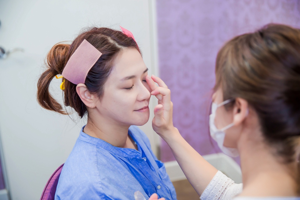 婚攝尹林,婚攝阿斌師,婚禮紀錄,北部婚攝,中部婚攝,南部婚攝,台北婚攝,台北婚禮紀錄,台中婚攝,台中婚禮紀錄,台南婚攝,台南婚禮紀錄,高雄婚攝,高雄婚禮紀錄,優質婚攝,口碑婚攝,結婚,訂婚,教堂婚禮,教會婚禮,海外婚禮,weddingday,非常婚禮, 嘉義婚攝, 台南富霖, 台南富霖華平館, 台南富霖港式飲茶, 台南富霖飯店, 台南富霖婚宴,台南富霖餐廳永華館2017-05-06-09h11m25.jpg