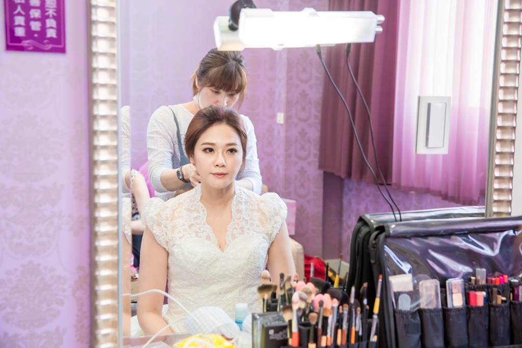 婚攝尹林,婚攝阿斌師,婚禮紀錄,北部婚攝,中部婚攝,南部婚攝,台北婚攝,台北婚禮紀錄,台中婚攝,台中婚禮紀錄,台南婚攝,台南婚禮紀錄,高雄婚攝,高雄婚禮紀錄,優質婚攝,口碑婚攝,結婚,訂婚,教堂婚禮,教會婚禮,海外婚禮,weddingday,非常婚禮, 嘉義婚攝, 台南富霖, 台南富霖華平館, 台南富霖港式飲茶, 台南富霖飯店, 台南富霖婚宴,台南富霖餐廳永華館2017-05-06-11h17m15.jpg