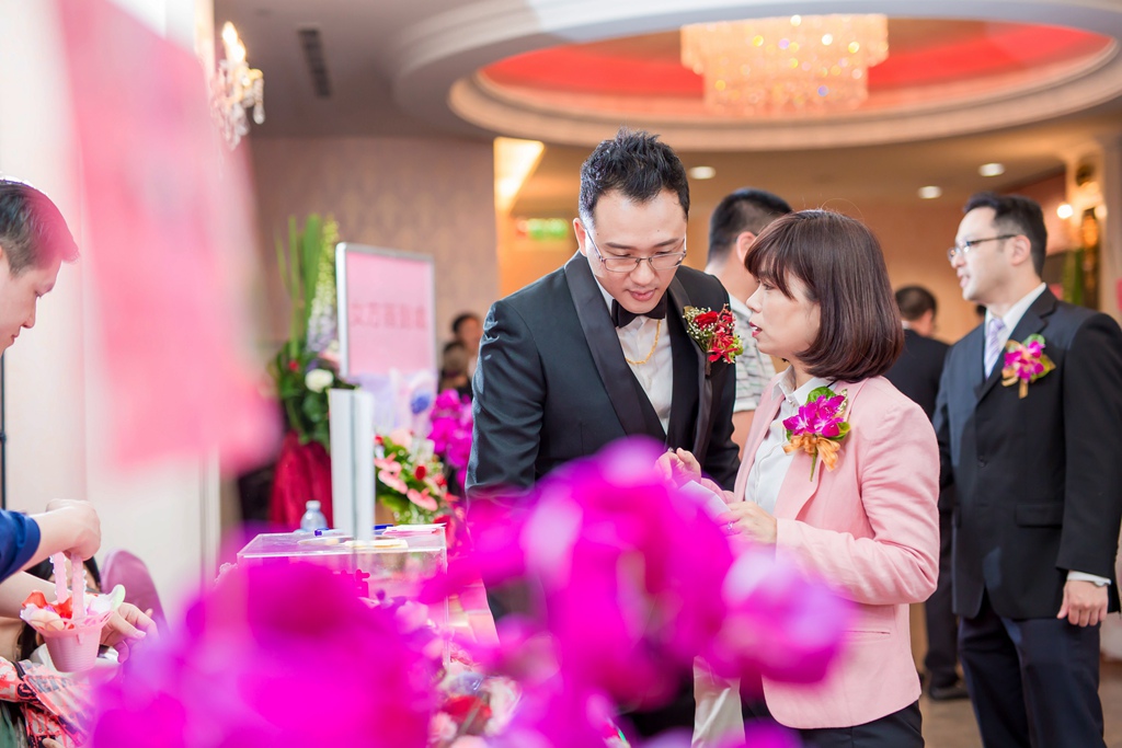 婚攝尹林,婚攝阿斌師,婚禮紀錄,北部婚攝,中部婚攝,南部婚攝,台北婚攝,台北婚禮紀錄,台中婚攝,台中婚禮紀錄,台南婚攝,台南婚禮紀錄,高雄婚攝,高雄婚禮紀錄,優質婚攝,口碑婚攝,結婚,訂婚,教堂婚禮,教會婚禮,海外婚禮,weddingday,非常婚禮, 嘉義婚攝, 台南富霖, 台南富霖華平館, 台南富霖港式飲茶, 台南富霖飯店, 台南富霖婚宴,台南富霖餐廳永華館2017-05-06-12h29m46.jpg