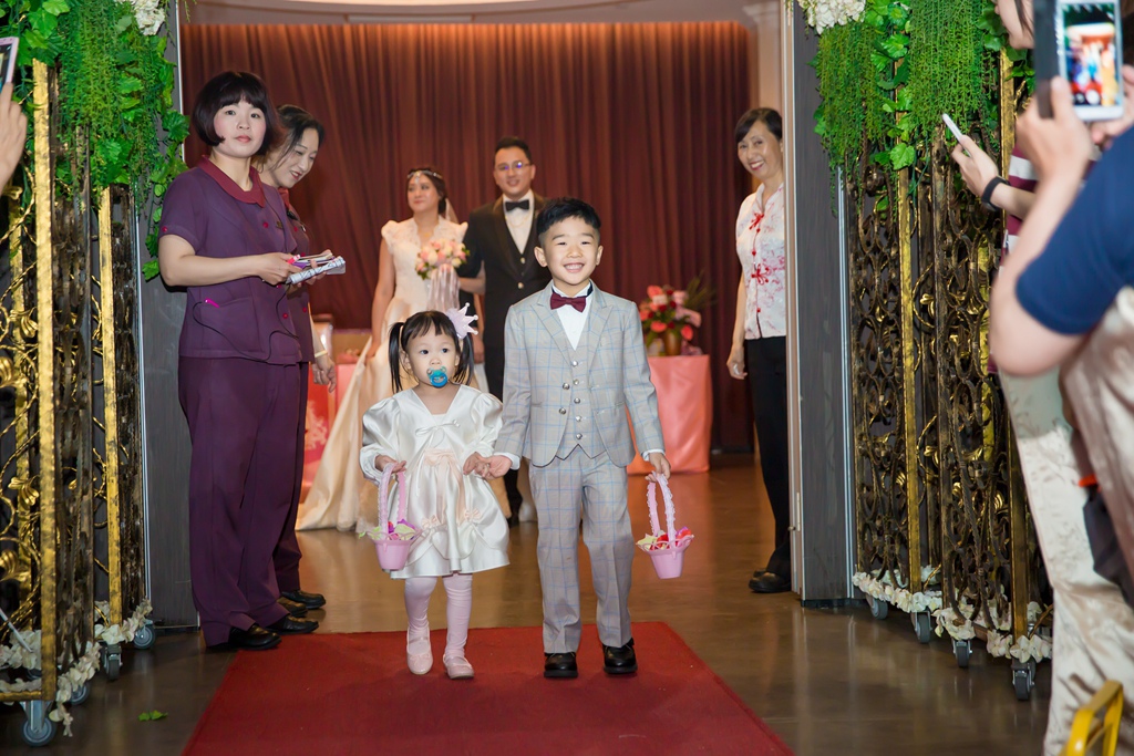 婚攝尹林,婚攝阿斌師,婚禮紀錄,北部婚攝,中部婚攝,南部婚攝,台北婚攝,台北婚禮紀錄,台中婚攝,台中婚禮紀錄,台南婚攝,台南婚禮紀錄,高雄婚攝,高雄婚禮紀錄,優質婚攝,口碑婚攝,結婚,訂婚,教堂婚禮,教會婚禮,海外婚禮,weddingday,非常婚禮, 嘉義婚攝, 台南富霖, 台南富霖華平館, 台南富霖港式飲茶, 台南富霖飯店, 台南富霖婚宴,台南富霖餐廳永華館2017-05-06-12h42m06.jpg