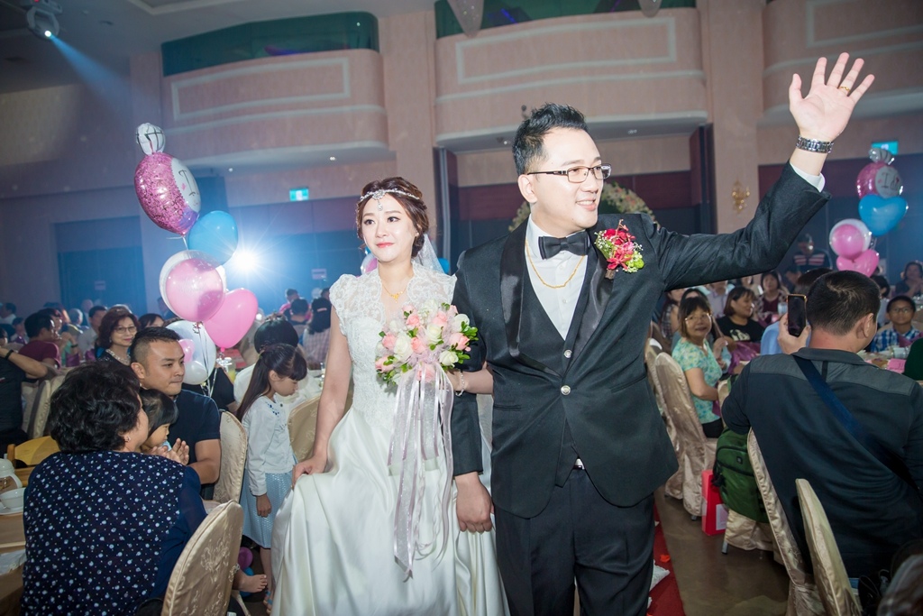 婚攝尹林,婚攝阿斌師,婚禮紀錄,北部婚攝,中部婚攝,南部婚攝,台北婚攝,台北婚禮紀錄,台中婚攝,台中婚禮紀錄,台南婚攝,台南婚禮紀錄,高雄婚攝,高雄婚禮紀錄,優質婚攝,口碑婚攝,結婚,訂婚,教堂婚禮,教會婚禮,海外婚禮,weddingday,非常婚禮, 嘉義婚攝, 台南富霖, 台南富霖華平館, 台南富霖港式飲茶, 台南富霖飯店, 台南富霖婚宴,台南富霖餐廳永華館2017-05-06-12h43m12.jpg