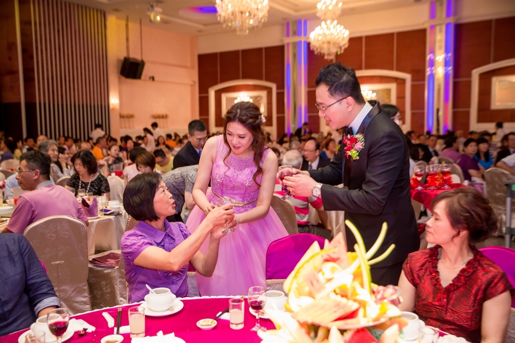 婚攝尹林,婚攝阿斌師,婚禮紀錄,北部婚攝,中部婚攝,南部婚攝,台北婚攝,台北婚禮紀錄,台中婚攝,台中婚禮紀錄,台南婚攝,台南婚禮紀錄,高雄婚攝,高雄婚禮紀錄,優質婚攝,口碑婚攝,結婚,訂婚,教堂婚禮,教會婚禮,海外婚禮,weddingday,非常婚禮, 嘉義婚攝, 台南富霖, 台南富霖華平館, 台南富霖港式飲茶, 台南富霖飯店, 台南富霖婚宴,台南富霖餐廳永華館2017-05-06-15h01m49.jpg