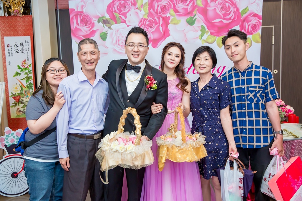 婚攝尹林,婚攝阿斌師,婚禮紀錄,北部婚攝,中部婚攝,南部婚攝,台北婚攝,台北婚禮紀錄,台中婚攝,台中婚禮紀錄,台南婚攝,台南婚禮紀錄,高雄婚攝,高雄婚禮紀錄,優質婚攝,口碑婚攝,結婚,訂婚,教堂婚禮,教會婚禮,海外婚禮,weddingday,非常婚禮, 嘉義婚攝, 台南富霖, 台南富霖華平館, 台南富霖港式飲茶, 台南富霖飯店, 台南富霖婚宴,台南富霖餐廳永華館2017-05-06-15h36m42.jpg