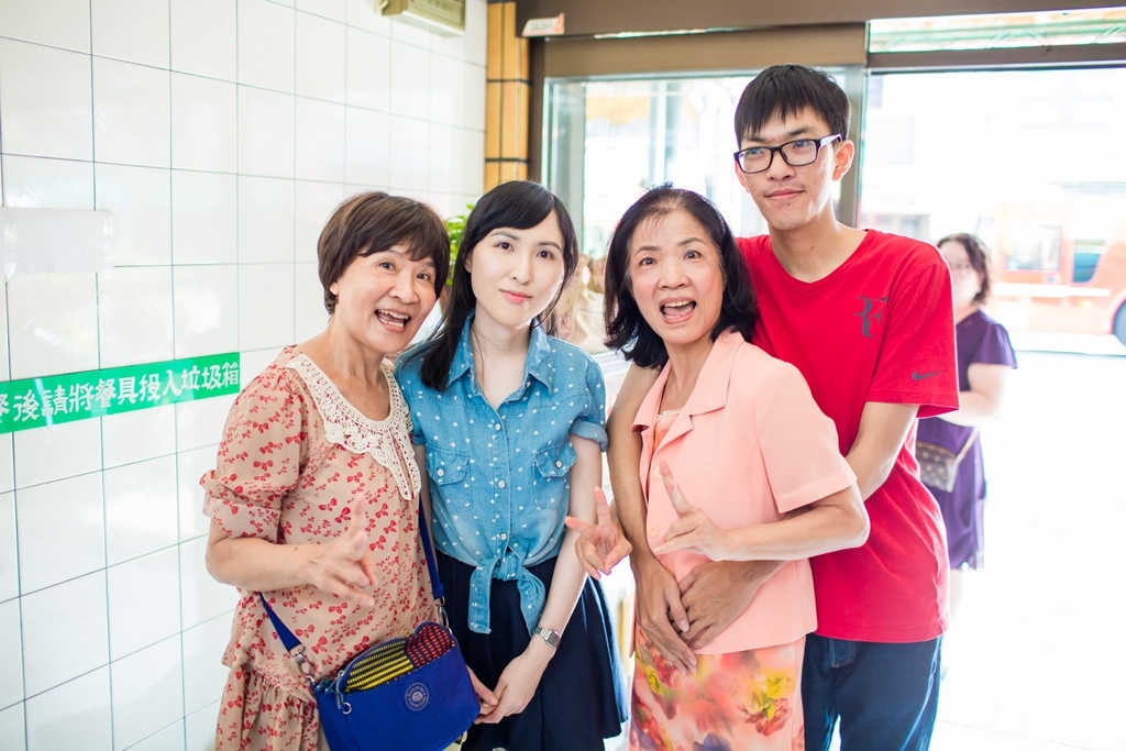 婚攝尹林,婚攝阿斌師,婚禮紀錄,北部婚攝,中部婚攝,南部婚攝,台北婚攝,台北婚禮紀錄,台中婚攝,台中婚禮紀錄,台南婚攝,台南婚禮紀錄,高雄婚攝,高雄婚禮紀錄,台東婚攝,優質婚攝,口碑婚攝,結婚,訂婚,教堂婚禮,教會婚禮,海外婚禮,weddingday,非常婚禮, 枋寮高興海鮮餐廳,高興海鮮餐廳,枋寮流水席,訂婚,午宴