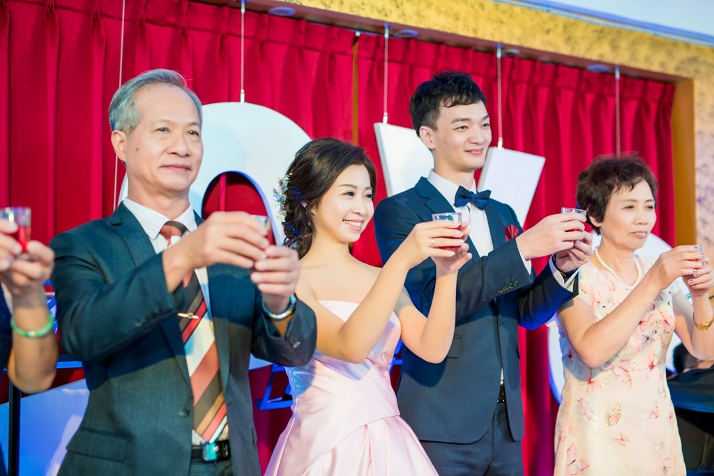 婚攝尹林,婚攝阿斌師,婚禮紀錄,北部婚攝,中部婚攝,南部婚攝,台北婚攝,台北婚禮紀錄,台中婚攝,台中婚禮紀錄,台南婚攝,台南婚禮紀錄,高雄婚攝,高雄婚禮紀錄,台東婚攝,優質婚攝,口碑婚攝,結婚,訂婚,教堂婚禮,教會婚禮,海外婚禮,weddingday,非常婚禮, 枋寮高興海鮮餐廳,高興海鮮餐廳,枋寮流水席,訂婚,午宴