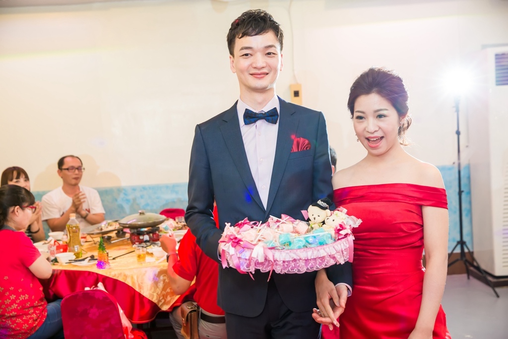 婚攝尹林,婚攝阿斌師,婚禮紀錄,北部婚攝,中部婚攝,南部婚攝,台北婚攝,台北婚禮紀錄,台中婚攝,台中婚禮紀錄,台南婚攝,台南婚禮紀錄,高雄婚攝,高雄婚禮紀錄,台東婚攝,優質婚攝,口碑婚攝,結婚,訂婚,教堂婚禮,教會婚禮,海外婚禮,weddingday,非常婚禮, 枋寮高興海鮮餐廳,高興海鮮餐廳,枋寮流水席,訂婚,午宴