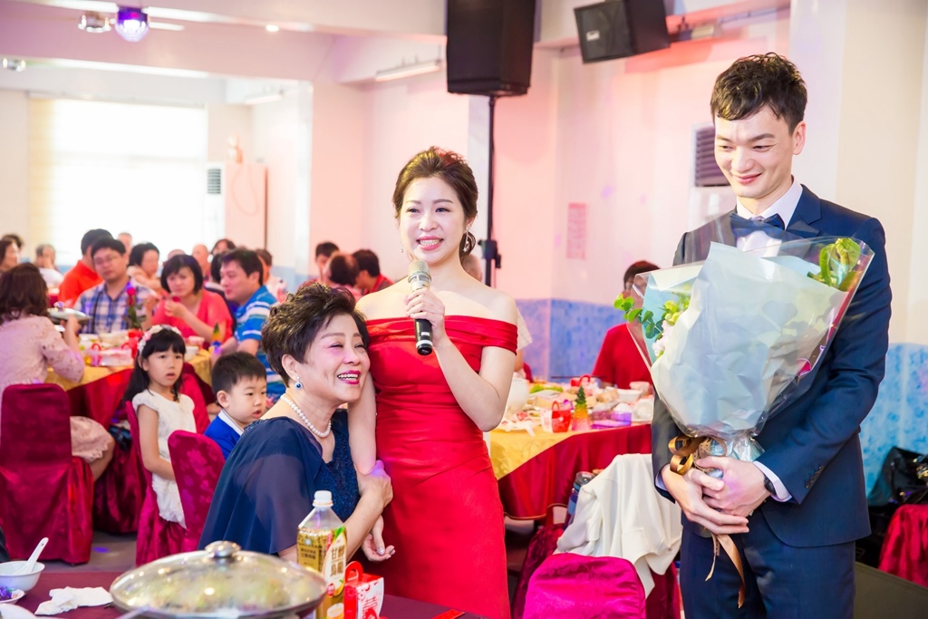 婚攝尹林,婚攝阿斌師,婚禮紀錄,北部婚攝,中部婚攝,南部婚攝,台北婚攝,台北婚禮紀錄,台中婚攝,台中婚禮紀錄,台南婚攝,台南婚禮紀錄,高雄婚攝,高雄婚禮紀錄,台東婚攝,優質婚攝,口碑婚攝,結婚,訂婚,教堂婚禮,教會婚禮,海外婚禮,weddingday,非常婚禮, 枋寮高興海鮮餐廳,高興海鮮餐廳,枋寮流水席,訂婚,午宴