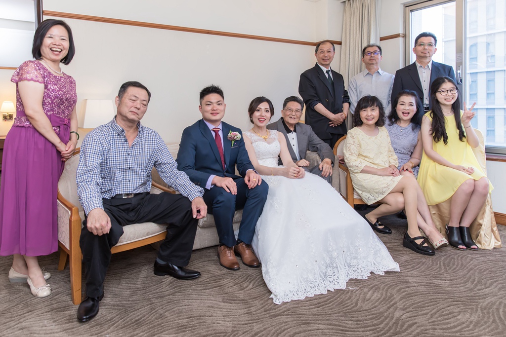 婚攝尹林,婚攝阿斌師,婚禮紀錄,北部婚攝,中部婚攝,南部婚攝,台北婚攝,台北婚禮紀錄,台中婚攝,台中婚禮紀錄,台南婚攝,台南婚禮紀錄,高雄婚攝,高雄婚禮紀錄,優質婚攝,口碑婚攝,結婚,訂婚,教堂婚禮,教會婚禮,海外婚禮,weddingday,非常婚禮, 高雄國賓大飯店,高雄國賓,國賓婚宴,高雄國賓,飯店晚宴宴客遊戲,80144高雄市前金區民生二路202號,
