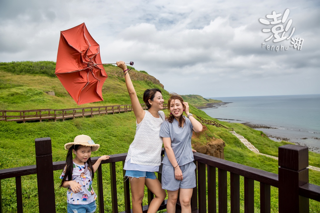 澎湖旅遊拍攝,旅遊拍攝,攝影師,專業拍照,澎湖行程規劃,旅拍,尹林全家福拍攝,阿斌師, 風櫃洞,花火節,東吉島,南方四島國家公園,七美,望安,馬公,天后宮,四眼井,二崁古厝,跨海大橋,澎湖攝影師,西嶼鄉,海龜,漁翁島,仙人掌冰,山水沙灘,塔公塔婆,玄武岩,大菓葉