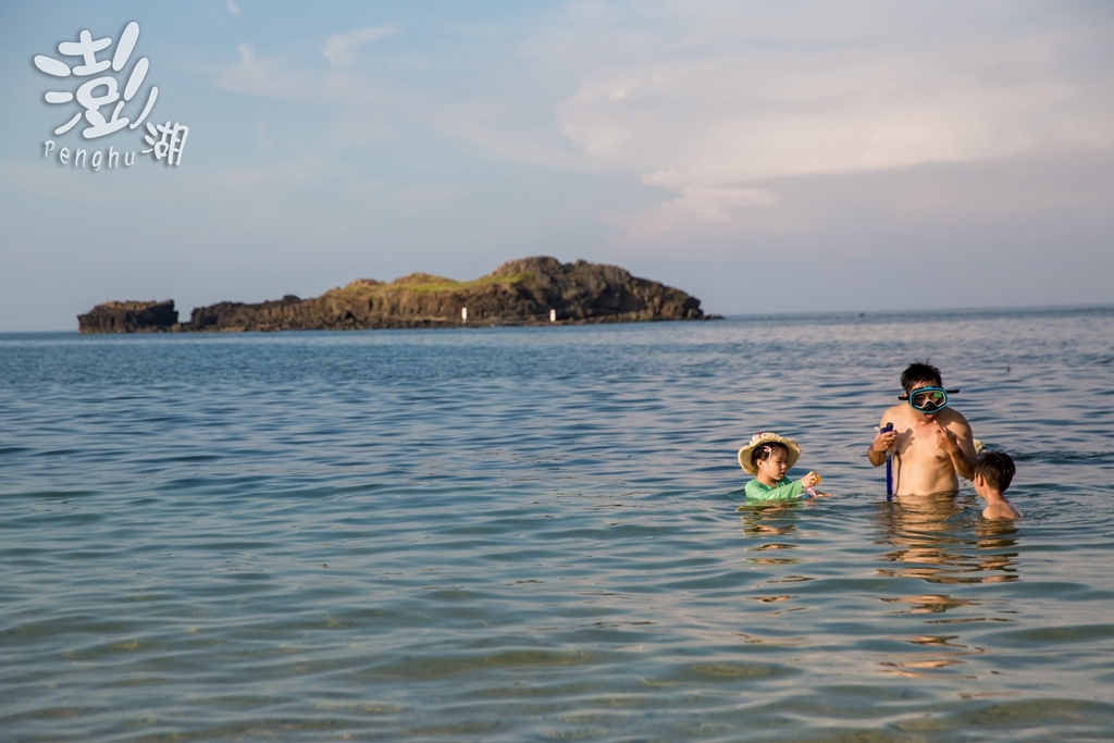 澎湖旅遊拍攝,旅遊拍攝,攝影師,專業拍照,澎湖行程規劃,旅拍,尹林全家福拍攝,澎湖婚攝,阿斌師, 風櫃洞,花火節,東吉島,南方四島國家公園,七美,望安,馬公,天后宮,四眼井,二崁古厝,跨海大橋,澎湖攝影師,西嶼鄉,海龜,漁翁島,仙人掌冰,山水沙灘,塔公塔婆,玄武岩,大菓葉