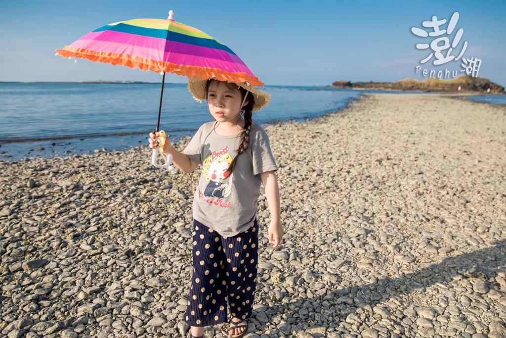 澎湖旅遊拍攝,旅遊拍攝,攝影師,專業拍照,澎湖行程規劃,旅拍,尹林全家福拍攝,澎湖婚攝,阿斌師, 風櫃洞,花火節,東吉島,南方四島國家公園,七美,望安,馬公,天后宮,四眼井,二崁古厝,跨海大橋,澎湖攝影師,西嶼鄉,海龜,漁翁島,仙人掌冰,山水沙灘,塔公塔婆,玄武岩,大菓葉