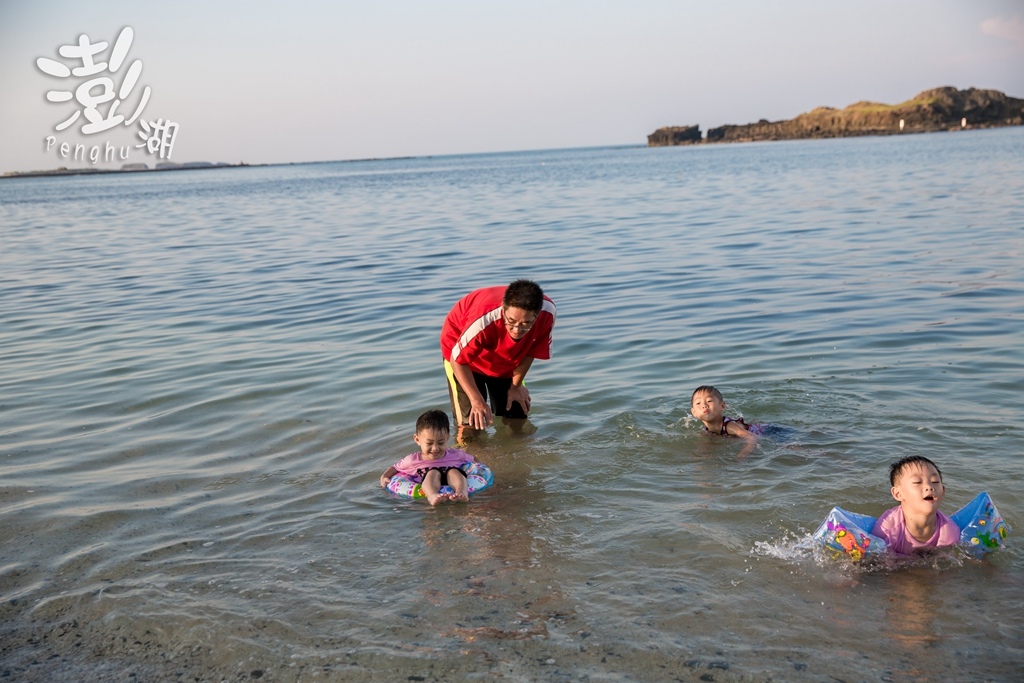 澎湖旅遊拍攝,旅遊拍攝,攝影師,專業拍照,澎湖行程規劃,旅拍,尹林全家福拍攝,澎湖婚攝,阿斌師, 風櫃洞,花火節,東吉島,南方四島國家公園,七美,望安,馬公,天后宮,四眼井,二崁古厝,跨海大橋,澎湖攝影師,西嶼鄉,海龜,漁翁島,仙人掌冰,山水沙灘,塔公塔婆,玄武岩,大菓葉