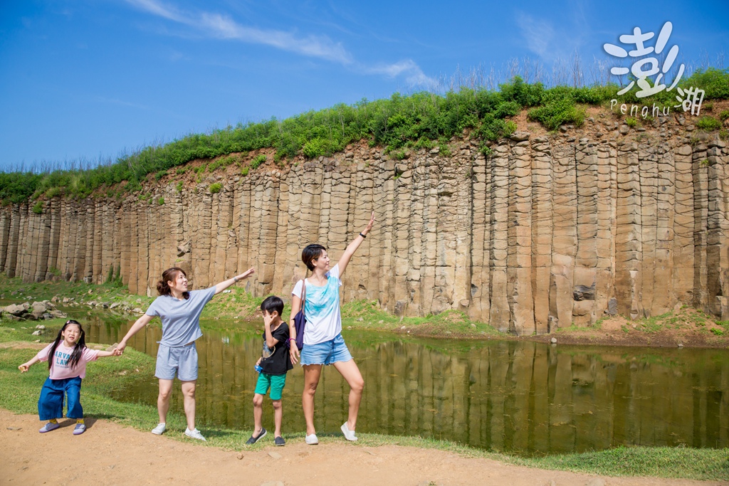 澎湖旅遊拍攝,旅遊拍攝,攝影師,專業拍照,澎湖行程規劃,旅拍,尹林全家福拍攝,澎湖婚攝,阿斌師, 風櫃洞,花火節,東吉島,南方四島國家公園,七美,望安,馬公,天后宮,四眼井,二崁古厝,跨海大橋,澎湖攝影師,西嶼鄉,海龜,漁翁島,仙人掌冰,山水沙灘,塔公塔婆,玄武岩,大菓葉