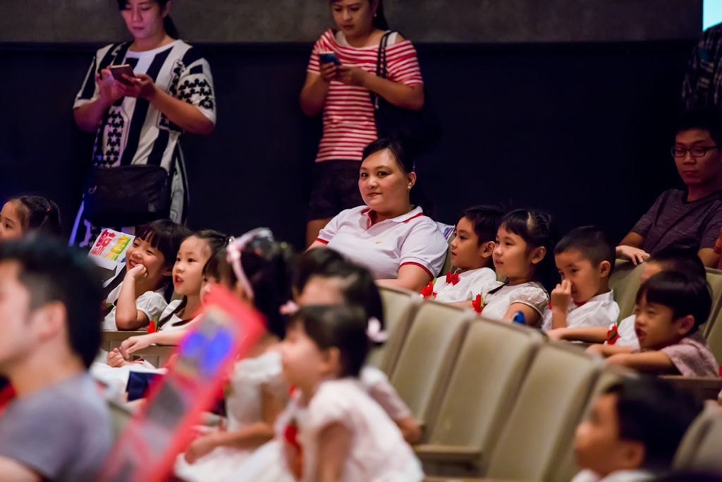 畢業拍照,畢業錄影,尹林兒童,阿斌師,兒童攝影,兒童寫真,台南兒童攝影,台南兒童寫真,高雄兒童寫真,南部兒童攝影,高雄兒童攝影, 屏東兒童攝影,屏東兒童寫真,拍寶寶,滿月拍,抓周,拍小孩,寶寶童話,全家福,到府拍攝,大同幼兒園,戶外,親子寫真,高CP值