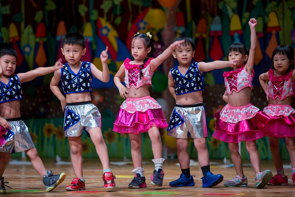 畢業拍照,畢業錄影,尹林兒童,阿斌師,兒童攝影,兒童寫真,台南兒童攝影,台南兒童寫真,高雄兒童寫真,南部兒童攝影,高雄兒童攝影, 屏東兒童攝影,屏東兒童寫真,拍寶寶,滿月拍,抓周,拍小孩,寶寶童話,全家福,到府拍攝,大同幼兒園,戶外,親子寫真,高CP值