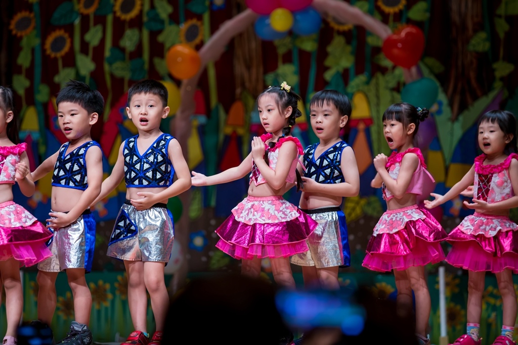 畢業拍照,畢業錄影,尹林兒童,阿斌師,兒童攝影,兒童寫真,台南兒童攝影,台南兒童寫真,高雄兒童寫真,南部兒童攝影,高雄兒童攝影, 屏東兒童攝影,屏東兒童寫真,拍寶寶,滿月拍,抓周,拍小孩,寶寶童話,全家福,到府拍攝,大同幼兒園,戶外,親子寫真,高CP值