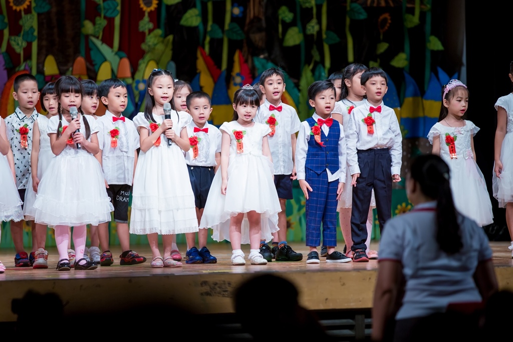 畢業拍照,畢業錄影,尹林兒童,阿斌師,兒童攝影,兒童寫真,台南兒童攝影,台南兒童寫真,高雄兒童寫真,南部兒童攝影,高雄兒童攝影, 屏東兒童攝影,屏東兒童寫真,拍寶寶,滿月拍,抓周,拍小孩,寶寶童話,全家福,到府拍攝,大同幼兒園,戶外,親子寫真,高CP值