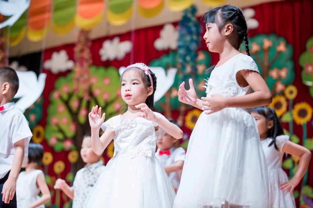 畢業拍照,畢業錄影,尹林兒童,阿斌師,兒童攝影,兒童寫真,台南兒童攝影,台南兒童寫真,高雄兒童寫真,南部兒童攝影,高雄兒童攝影, 屏東兒童攝影,屏東兒童寫真,拍寶寶,滿月拍,抓周,拍小孩,寶寶童話,全家福,到府拍攝,大同幼兒園,戶外,親子寫真,高CP值