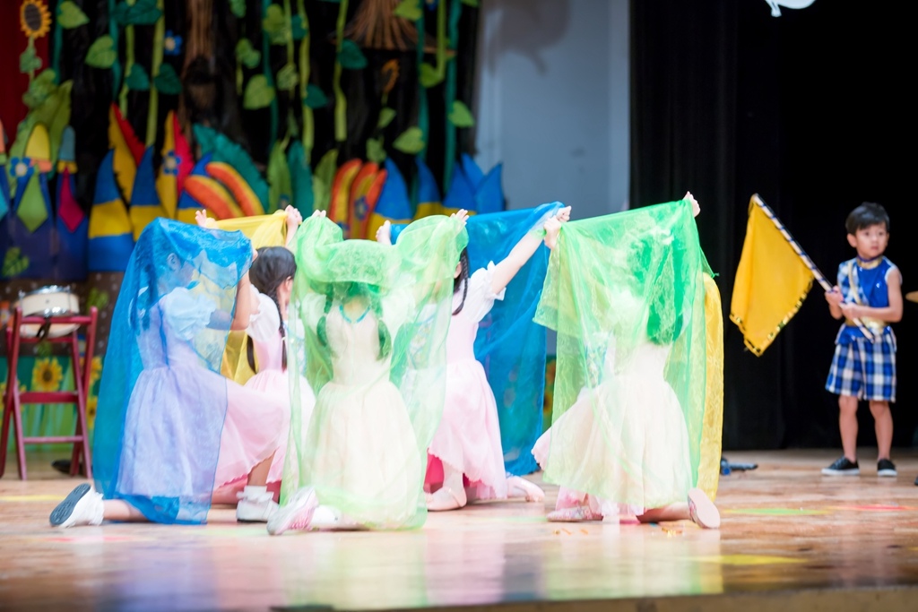 畢業拍照,畢業錄影,尹林兒童,阿斌師,兒童攝影,兒童寫真,台南兒童攝影,台南兒童寫真,高雄兒童寫真,南部兒童攝影,高雄兒童攝影, 屏東兒童攝影,屏東兒童寫真,拍寶寶,滿月拍,抓周,拍小孩,寶寶童話,全家福,到府拍攝,大同幼兒園,戶外,親子寫真,高CP值