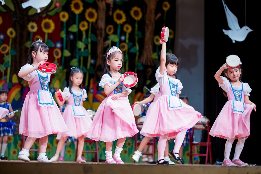 畢業拍照,畢業錄影,尹林兒童,阿斌師,兒童攝影,兒童寫真,台南兒童攝影,台南兒童寫真,高雄兒童寫真,南部兒童攝影,高雄兒童攝影, 屏東兒童攝影,屏東兒童寫真,拍寶寶,滿月拍,抓周,拍小孩,寶寶童話,全家福,到府拍攝,大同幼兒園,戶外,親子寫真,高CP值