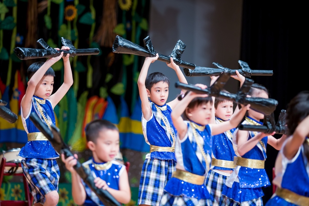 畢業拍照,畢業錄影,尹林兒童,阿斌師,兒童攝影,兒童寫真,台南兒童攝影,台南兒童寫真,高雄兒童寫真,南部兒童攝影,高雄兒童攝影, 屏東兒童攝影,屏東兒童寫真,拍寶寶,滿月拍,抓周,拍小孩,寶寶童話,全家福,到府拍攝,大同幼兒園,戶外,親子寫真,高CP值