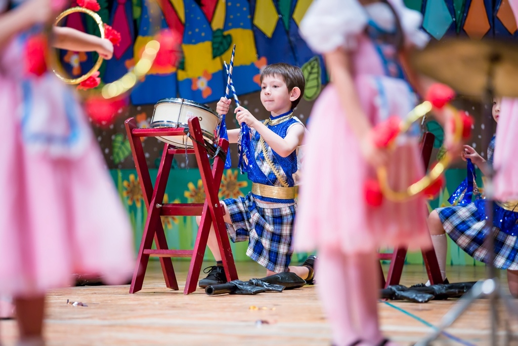 畢業拍照,畢業錄影,尹林兒童,阿斌師,兒童攝影,兒童寫真,台南兒童攝影,台南兒童寫真,高雄兒童寫真,南部兒童攝影,高雄兒童攝影, 屏東兒童攝影,屏東兒童寫真,拍寶寶,滿月拍,抓周,拍小孩,寶寶童話,全家福,到府拍攝,大同幼兒園,戶外,親子寫真,高CP值