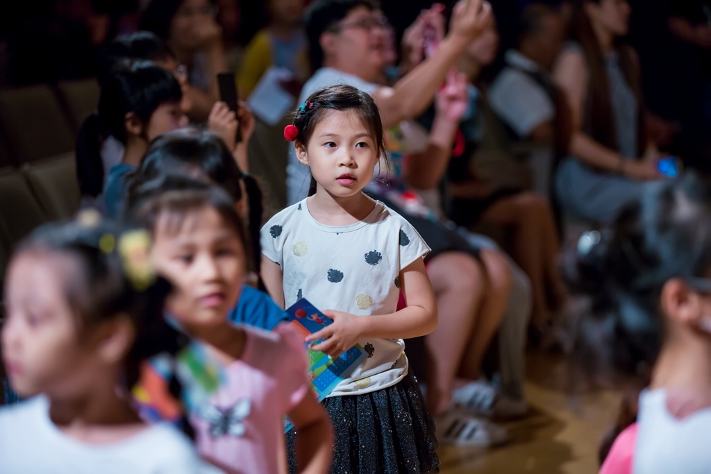 畢業拍照,畢業錄影,尹林兒童,阿斌師,兒童攝影,兒童寫真,台南兒童攝影,台南兒童寫真,高雄兒童寫真,南部兒童攝影,高雄兒童攝影, 屏東兒童攝影,屏東兒童寫真,拍寶寶,滿月拍,抓周,拍小孩,寶寶童話,全家福,到府拍攝,大同幼兒園,戶外,親子寫真,高CP值