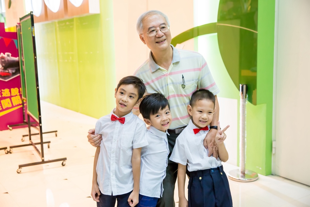 畢業拍照,畢業錄影,尹林兒童,阿斌師,兒童攝影,兒童寫真,台南兒童攝影,台南兒童寫真,高雄兒童寫真,南部兒童攝影,高雄兒童攝影, 屏東兒童攝影,屏東兒童寫真,拍寶寶,滿月拍,抓周,拍小孩,寶寶童話,全家福,到府拍攝,大同幼兒園,戶外,親子寫真,高CP值