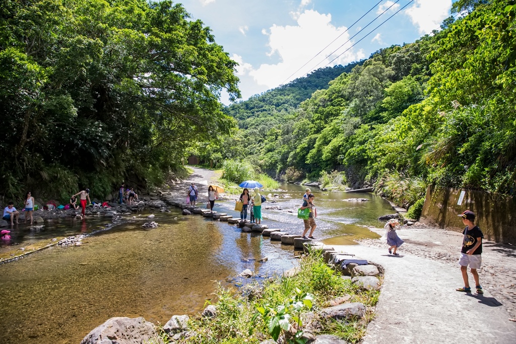 畢業拍照,畢業錄影,尹林兒童,阿斌師,兒童攝影,兒童寫真,台南兒童攝影,台南兒童寫真,高雄兒童寫真,南部兒童攝影,高雄兒童攝影, 屏東兒童攝影,屏東兒童寫真,拍寶寶,滿月拍,抓周,拍小孩,寶寶童話,全家福,到府拍攝,大同幼兒園,戶外,親子寫真,高CP值