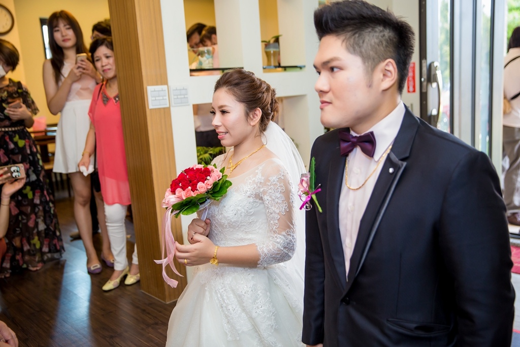 【 台中婚攝 ｜ 豐原臻愛會館 】秉豫 詩佳 婚禮紀錄 By 阿斌師 ,台中婚攝,台中婚禮紀錄,婚攝尹林婚禮,婚攝阿斌師,婚禮紀錄,婚禮錄影,中部婚攝,南投婚攝,南投婚禮紀錄,優質婚攝,口碑婚攝,結婚,迎娶,豐原臻愛會館,午宴,