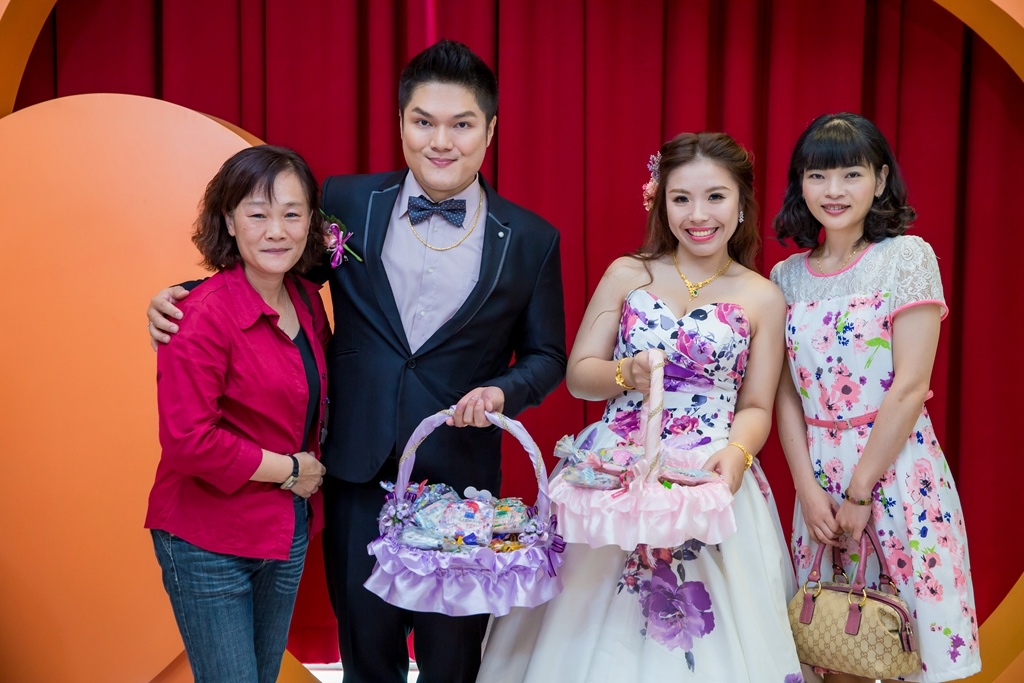 【 台中婚攝 ｜ 豐原臻愛會館 】秉豫 詩佳 婚禮紀錄 By 阿斌師 ,台中婚攝,台中婚禮紀錄,婚攝尹林婚禮,婚攝阿斌師,婚禮紀錄,婚禮錄影,中部婚攝,南投婚攝,南投婚禮紀錄,優質婚攝,口碑婚攝,結婚,迎娶,豐原臻愛會館,午宴,