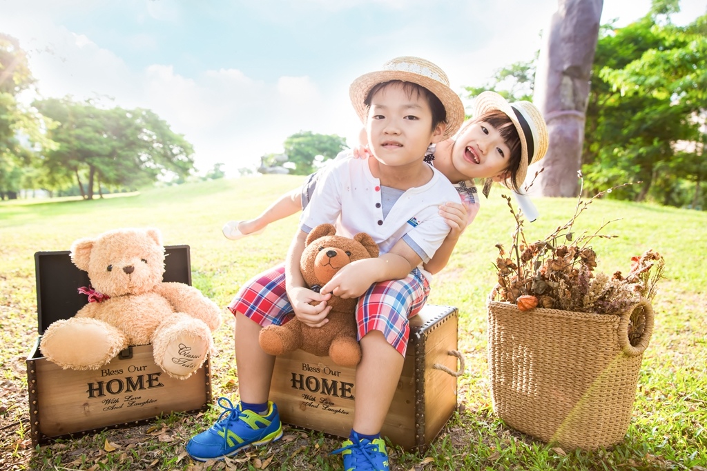 【 高雄全家福拍攝 | 全家福攝影 】幸福來了 By 尹林攝影 阿斌師,全家福,到府拍攝,高雄美術館,戶外,親子寫真,拍小孩,周年紀念,周歲紀念