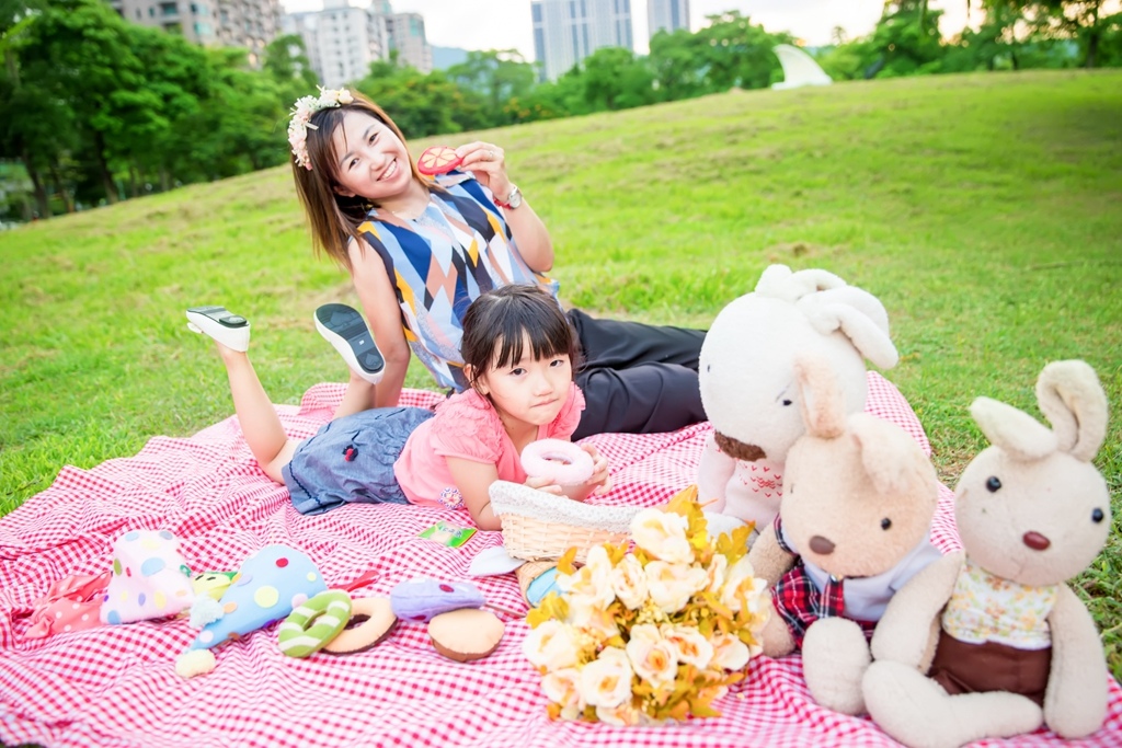 【 高雄全家福拍攝 | 全家福攝影 】幸福來了 By 尹林攝影 阿斌師,全家福,到府拍攝,高雄美術館,戶外,親子寫真,拍小孩,周年紀念,周歲紀念