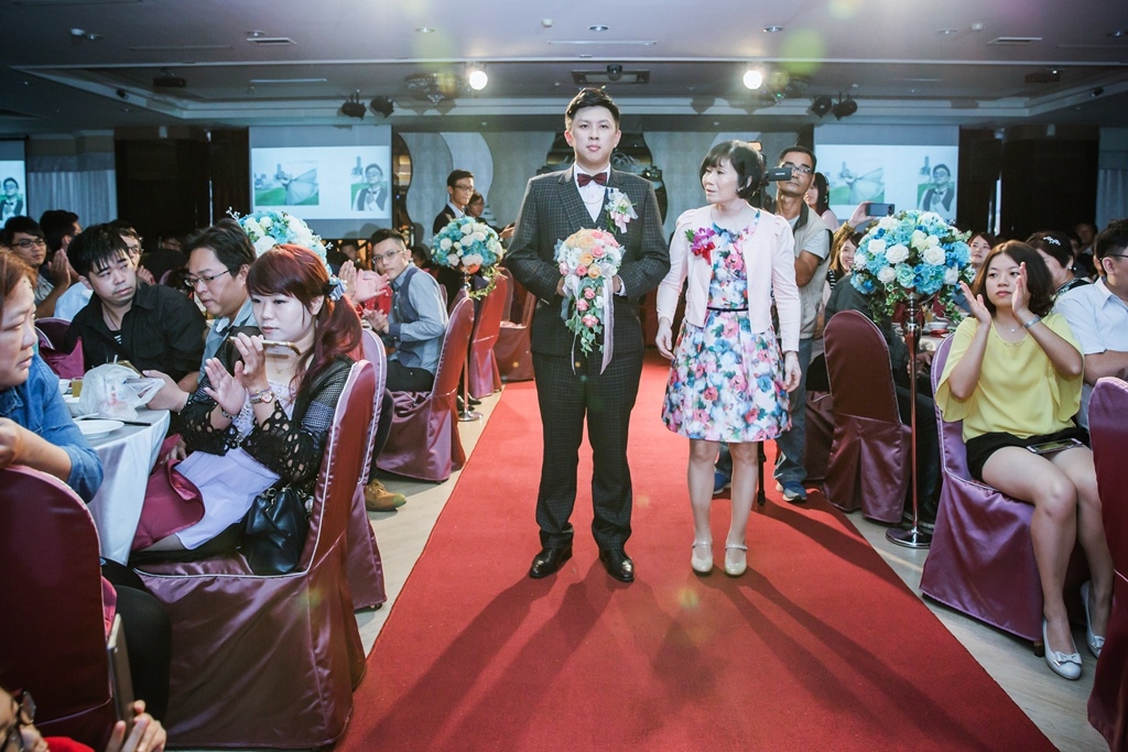 【高雄婚攝 | 尊龍飯店】嘉暐 雅琪 婚禮紀錄 婚攝 By 小盧 ,高雄婚攝,高雄婚禮紀錄, 婚攝尹林婚禮,婚禮紀錄,婚禮錄影,優質婚攝,口碑婚攝,結婚,迎娶,類婚紗,午宴