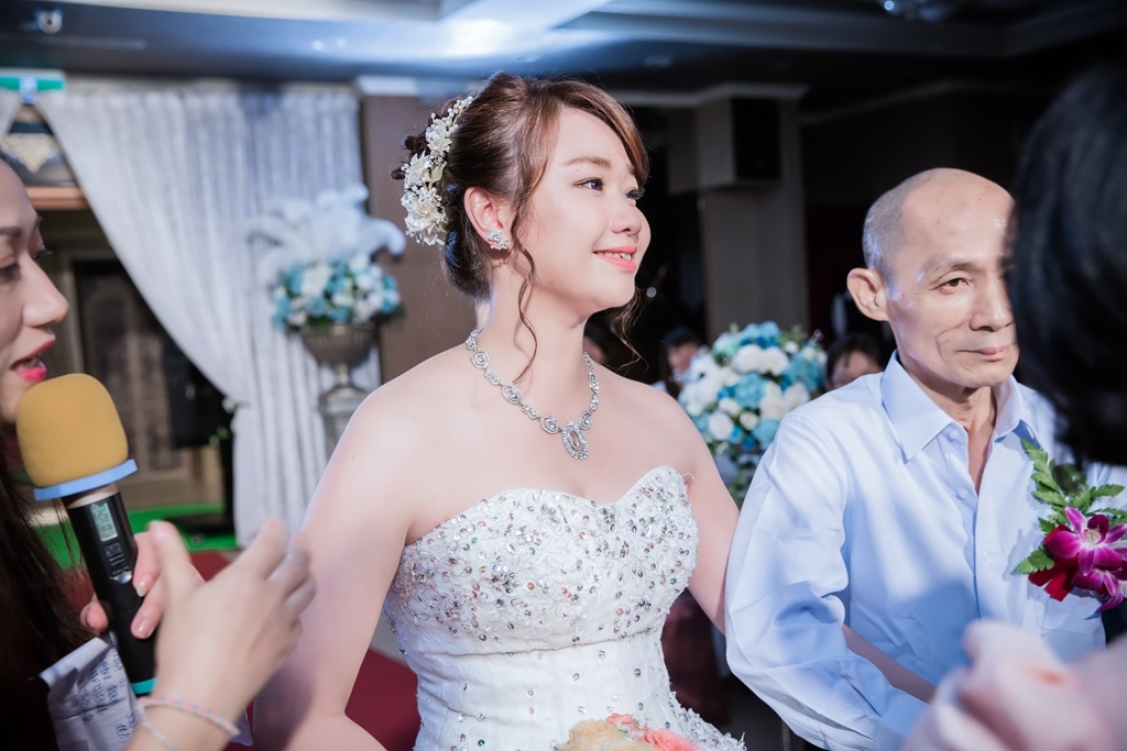 【高雄婚攝 | 尊龍飯店】嘉暐 雅琪 婚禮紀錄 婚攝 By 小盧 ,高雄婚攝,高雄婚禮紀錄, 婚攝尹林婚禮,婚禮紀錄,婚禮錄影,優質婚攝,口碑婚攝,結婚,迎娶,類婚紗,午宴