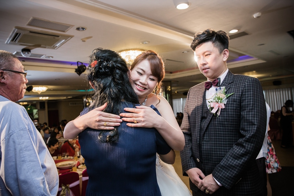 【高雄婚攝 | 尊龍飯店】嘉暐 雅琪 婚禮紀錄 婚攝 By 小盧 ,高雄婚攝,高雄婚禮紀錄, 婚攝尹林婚禮,婚禮紀錄,婚禮錄影,優質婚攝,口碑婚攝,結婚,迎娶,類婚紗,午宴