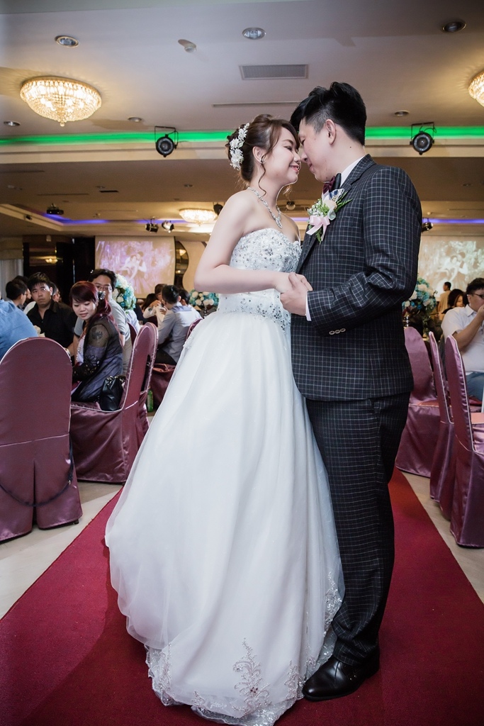 【高雄婚攝 | 尊龍飯店】嘉暐 雅琪 婚禮紀錄 婚攝 By 小盧 ,高雄婚攝,高雄婚禮紀錄, 婚攝尹林婚禮,婚禮紀錄,婚禮錄影,優質婚攝,口碑婚攝,結婚,迎娶,類婚紗,午宴