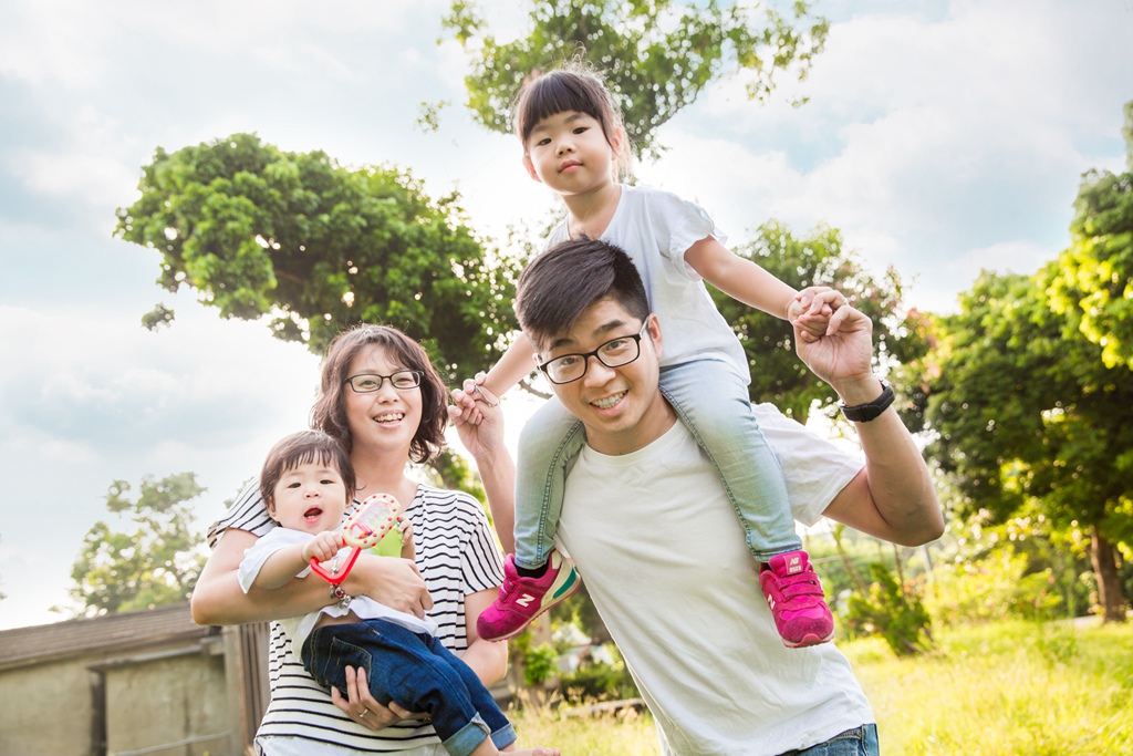 全家福攝影,全家福拍照,阿斌師,高雄兒童寫真,南部兒童攝影,高雄兒童攝影, 屏東兒童攝影,屏東兒童寫真,拍寶寶,滿月拍,抓周,拍小孩,寶寶童話,全家福,到府拍攝,高雄橋頭糖廠,戶外,親子寫真