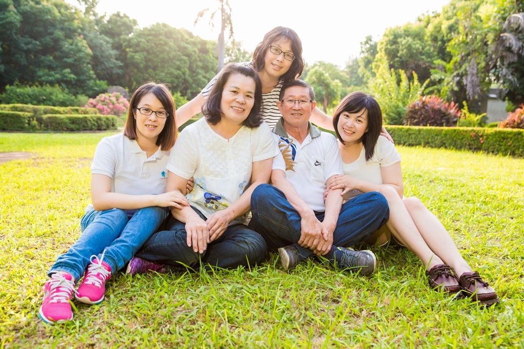 全家福攝影,全家福拍照,阿斌師,高雄兒童寫真,南部兒童攝影,高雄兒童攝影, 屏東兒童攝影,屏東兒童寫真,拍寶寶,滿月拍,抓周,拍小孩,寶寶童話,全家福,到府拍攝,高雄橋頭糖廠,戶外,親子寫真