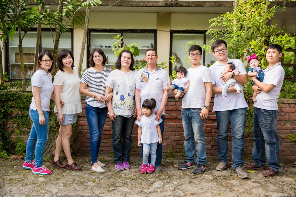 全家福攝影,全家福拍照,阿斌師,高雄兒童寫真,南部兒童攝影,高雄兒童攝影, 屏東兒童攝影,屏東兒童寫真,拍寶寶,滿月拍,抓周,拍小孩,寶寶童話,全家福,到府拍攝,高雄橋頭糖廠,戶外,親子寫真