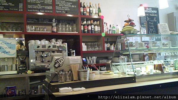 A nice coffe shop near the Tottenham Court Road Station.