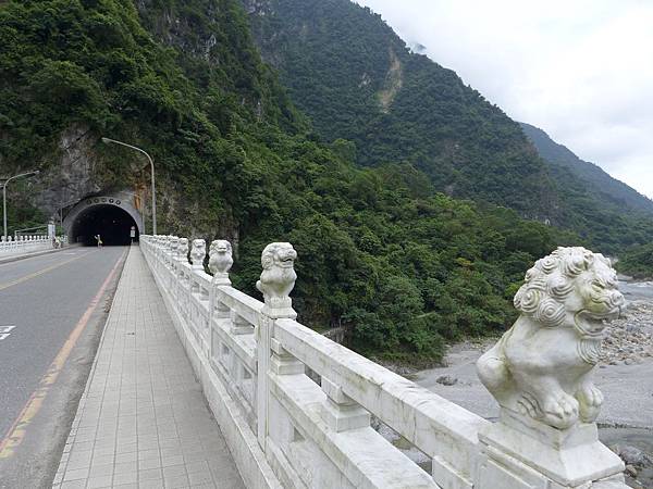 沙卡磄步道上的橋