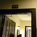 前兩晚住TWO SEASONS的106號房.JPG