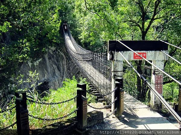 岳王亭吊橋